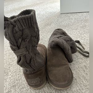 gray ugg boots